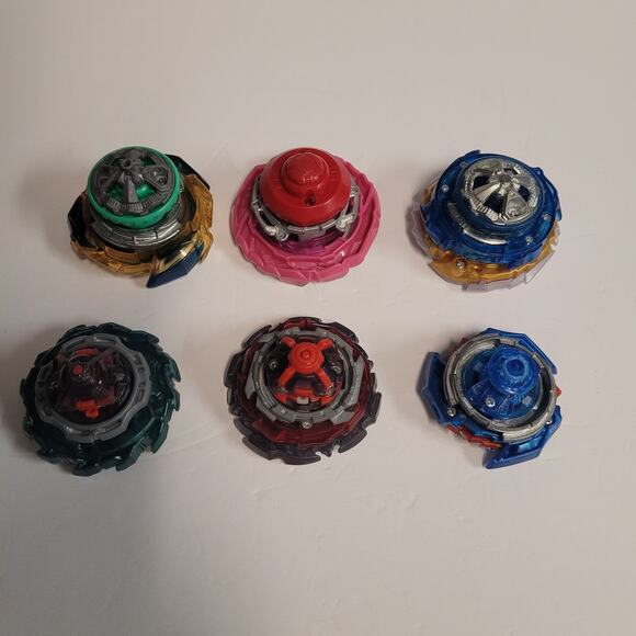 Beyblade Burst Lot Of 24 Takara Tomy Hasbro 2 Launcher Cords Plus 3 Launchers - Picture 5 of 11